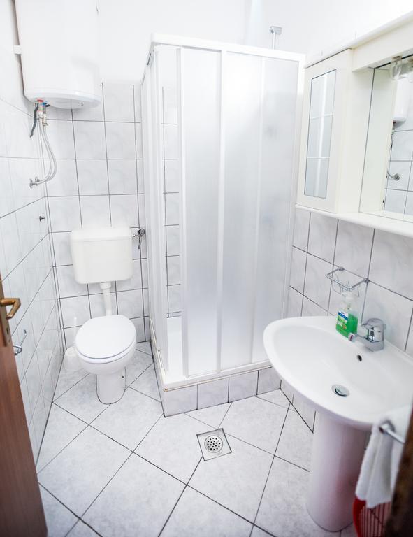 Apartments And Rooms Mare-Monti Стариград-Пакленица Екстериор снимка