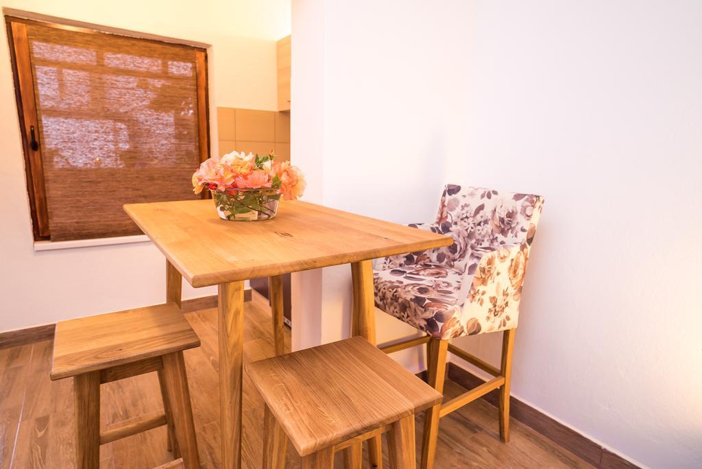 Apartments And Rooms Mare-Monti Стариград-Пакленица Екстериор снимка